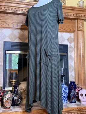 JUNIEblake Women's Olive Green Striped Pocket Midi Dress Size Medium
